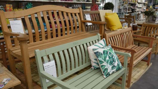 Dobbies bench online